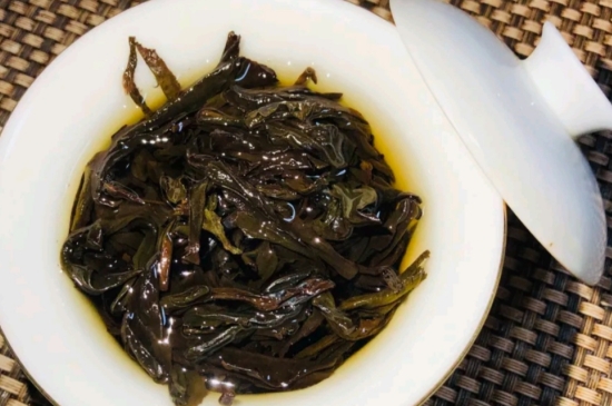 長(zhǎng)期喝巖茶會(huì)上火嗎？巖茶這樣喝了容易上火！