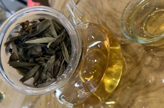 白茶三年為藥七年為寶的原理，為什么說一年茶三年藥七年寶？