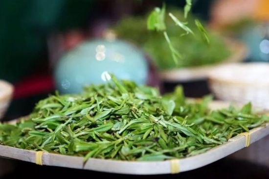 單樅茶什么季節(jié)最好喝，鳳凰單叢茶春茶好還是秋茶好？