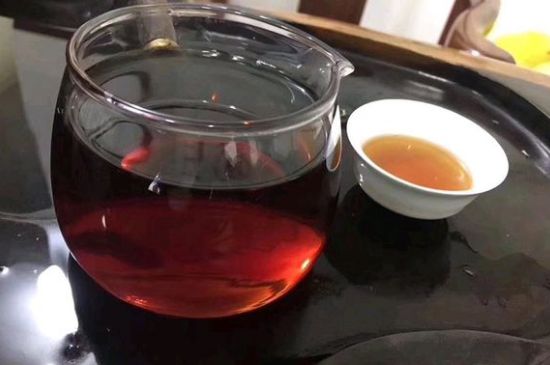 黑茶排濕毒的身體表現(xiàn)，喝黑茶排毒反應(yīng)癥狀