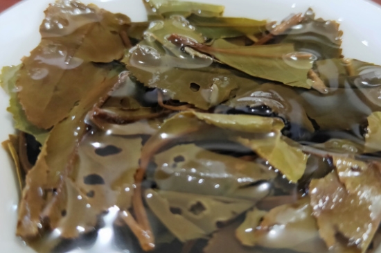 白茶三年為藥七年為寶的原理，為什么說一年茶三年藥七年寶？