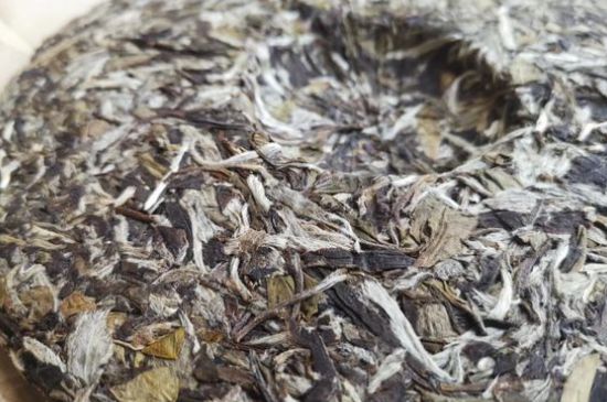 7年壽眉和2年白牡丹哪個(gè)好，老白茶壽眉與白牡丹的口感區(qū)別