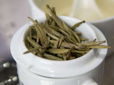 白茶煮好還是泡好喝，老白茶是泡還是煮？