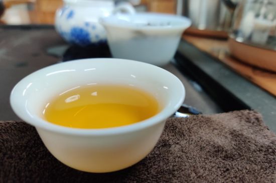 蜜蘭香好還是鴨屎香好，鳳凰單叢茶蜜蘭香和鴨屎香特點(diǎn)有哪些？