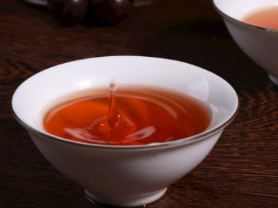 紅茶和綠茶的區(qū)別，常喝紅茶好還是綠茶好？