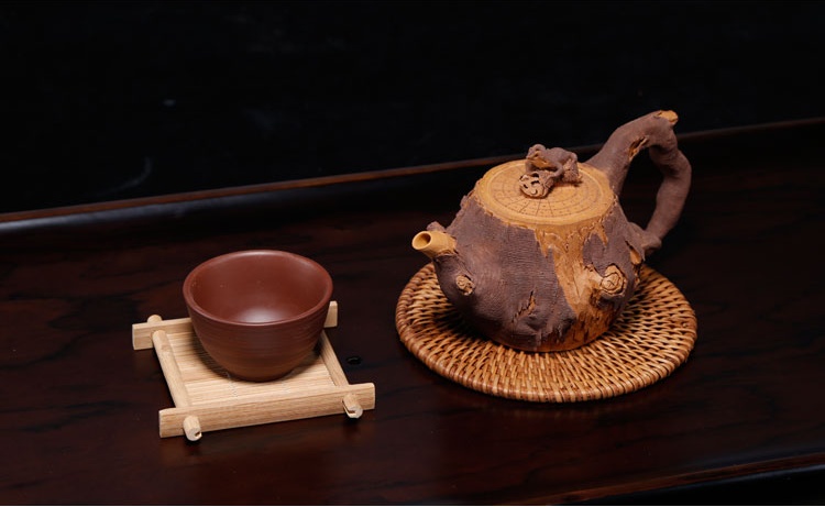 仿木外皮紫砂壺，創(chuàng)意木樁手工雕刻紫砂壺